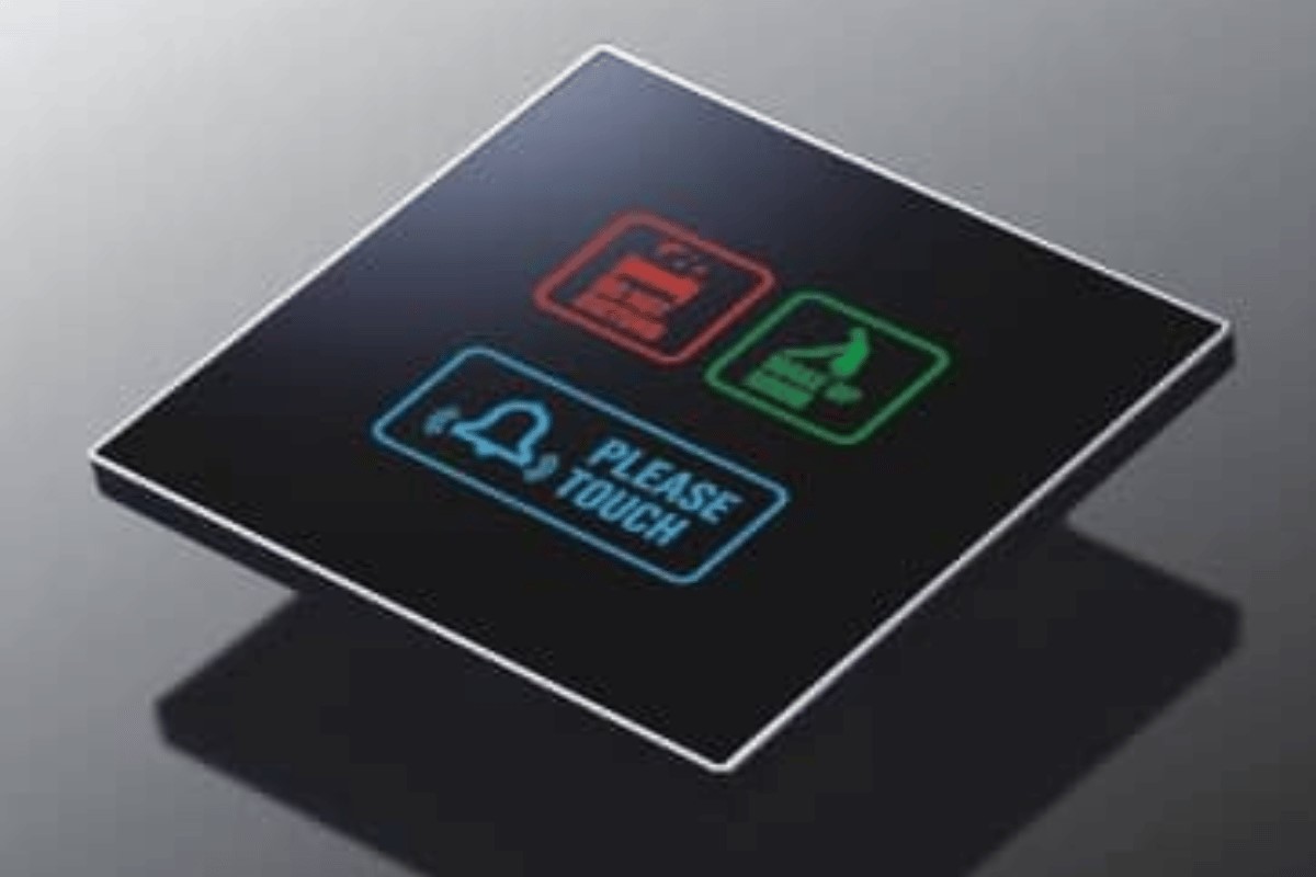 Hotel staff checking Do Not Disturb status on screen